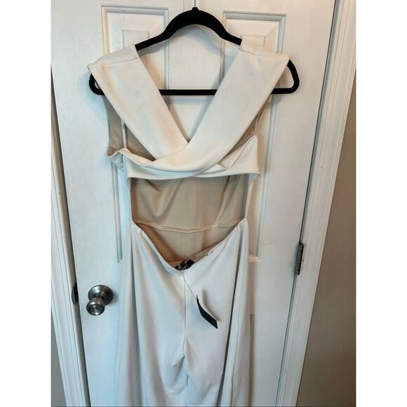 Lulu’s Thinking Out Loud White Backless Jumpsuit large NWT - Picture 3 of 6